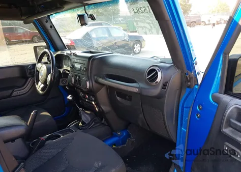 2016 Jeep Wrangler Unlimited Black Bear z USA, uszkodzony, nr VIN 1C4BJWDG1GL125582